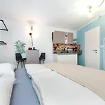 Sy's Lägenhet *